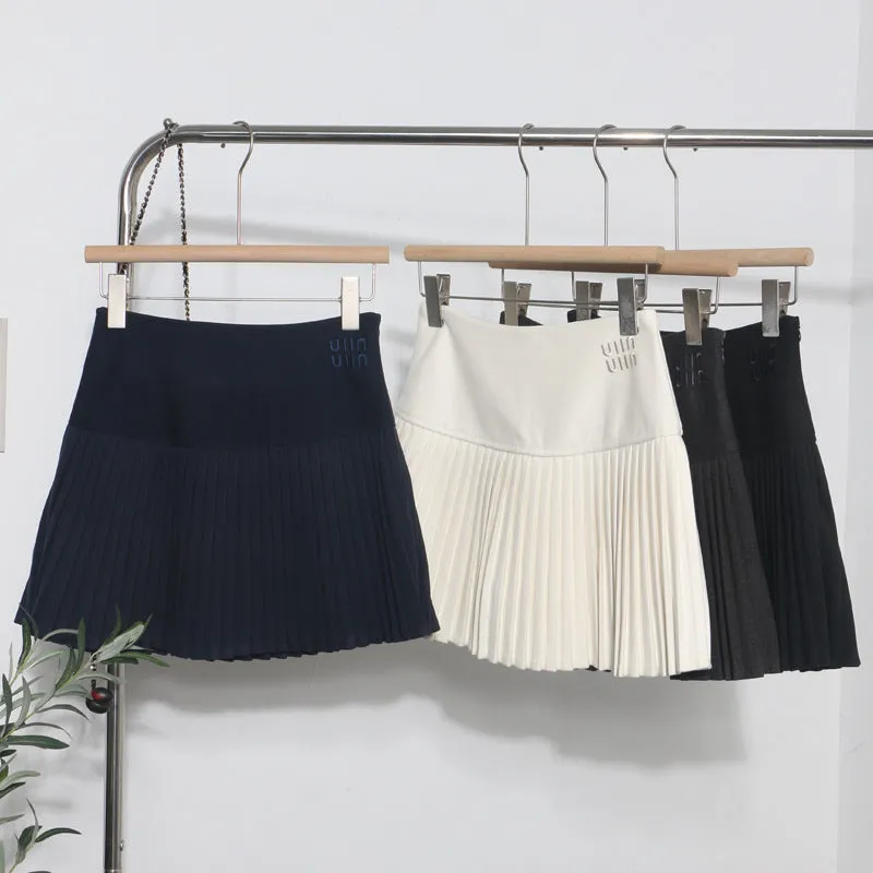Pleated Embroidery Short Skirt