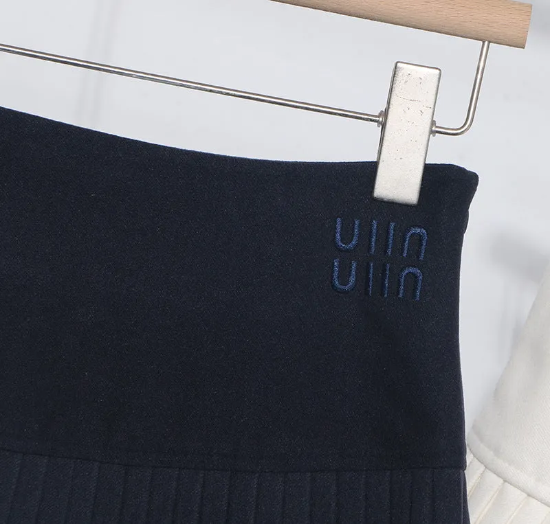 Pleated Embroidery Short Skirt