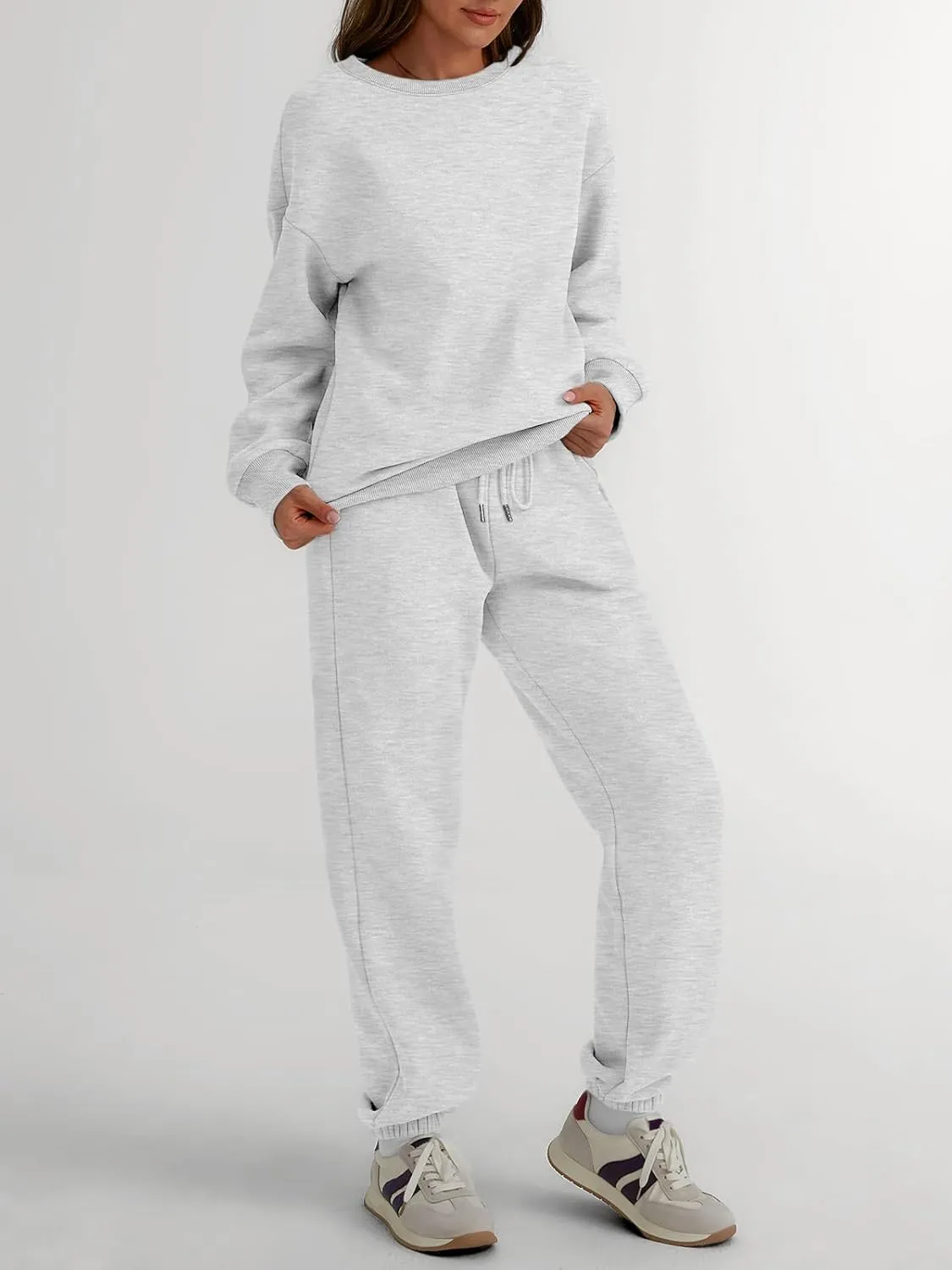 Trendy Queen Sweatsuits Women 2 Piece Outfits Two Piece Crewneck Sweatshirts Sets Lounge Fall Sweatpants 2025 Tracksuits
