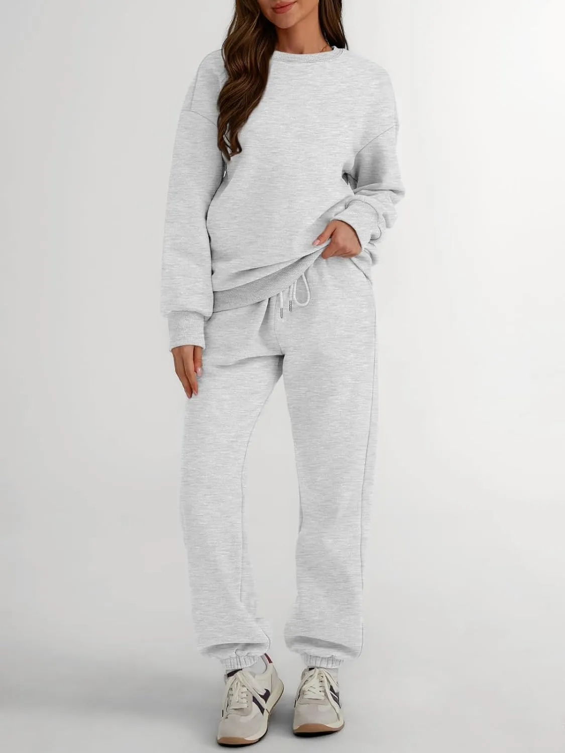 Trendy Queen Sweatsuits Women 2 Piece Outfits Two Piece Crewneck Sweatshirts Sets Lounge Fall Sweatpants 2025 Tracksuits